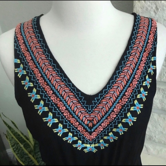 ‼️SOLD‼️Skies Are Blue Embroidered Dress Large - Picture 3 of 6